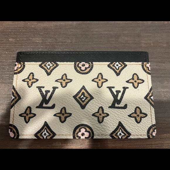 Brand new LV Limited edition card holder 👜 - Picture 6 of 8